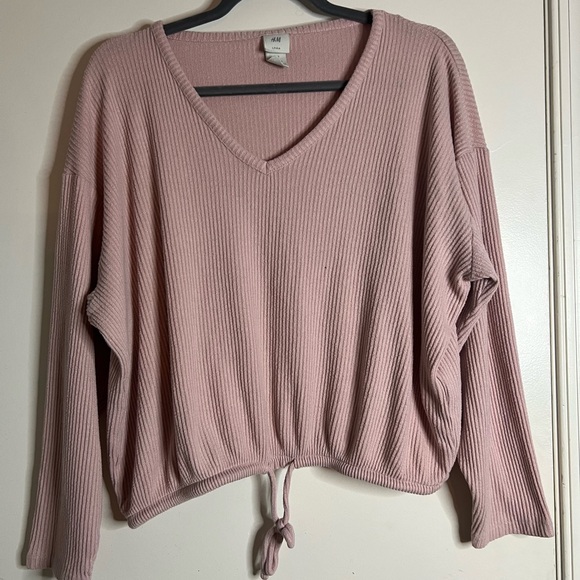 H&M Tops - H&M Long Sleeve Cinch Waist Top